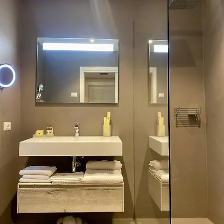 Casa L'andrunel לינה וארוחת בוקר 4*
